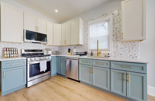 St. Leonard's Tract House | Ocean Oasis | 8bd/3bth | 4 min walk to beach