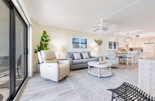 Sanibel Condo | OCEAN'S REACH 1A3: Corner Unit, 3rd Floor, All Amenities Open!