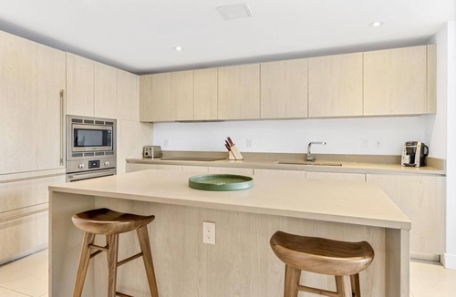 Hollywood South Central Beach Condo | Ocean View Balcony with Pool & Gym Access