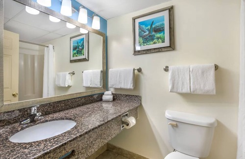 Seabreeze Park Hotel | Ocean View Comfort with Pool and Parking Near Daytona Bandshell | 3 Units