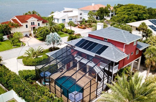Trailer Estates House | Ocean View of AMI | Hot Tub | IMG | 6 TVs | 2 King Beds