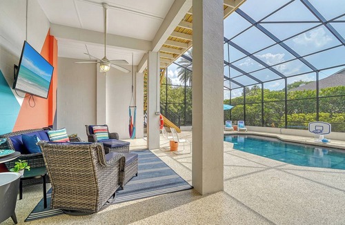 Trailer Estates House | Ocean View of AMI | Hot Tub | IMG | 6 TVs | 2 King Beds