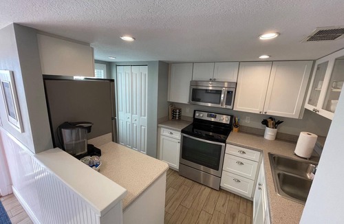 Point East Condo | Ocean View Second Floor 2/2