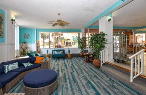 Rogers Seabreeze Resort | OCEAN VIEW SUITE WITH FULL KITCHEN