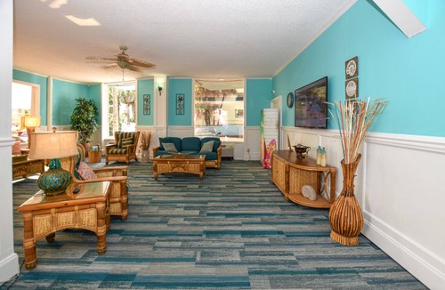 Rogers Seabreeze Resort | OCEAN VIEW SUITE WITH FULL KITCHEN