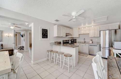 Ilexhurst Apartment | Ocean View Suite