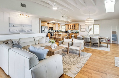 Marineland Acres House | Ocean Views + BBQs: Group Getaway in Palm Coast!