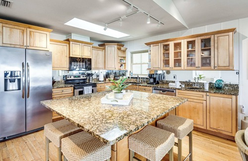 Marineland Acres House | Ocean Views + BBQs: Group Getaway in Palm Coast!