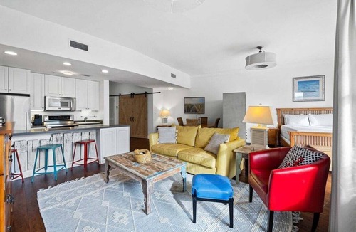 Gulf Place Condo | 🌊 Ocean Views | Private Beach Access | Pool | Hot Tub | Located in Gulf Place 🛍️