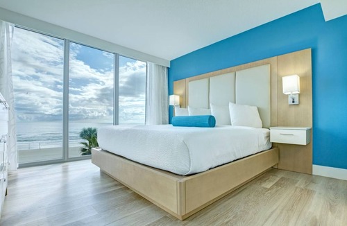 Daytona Beach Resort | Oceanfront 1 bedroom condo in Daytona Beach Florida- sleeps 4 people, ocean view