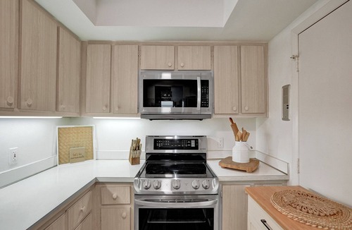 Palm Beach Shores Apartment | Oceanfront Condo on the Shores of the Palm Beaches