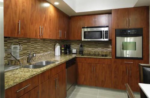 Hollywood South Central Beach Apartment | Oceanfront Condo - Ocean Views, Pool, Gym Hollywood Beach