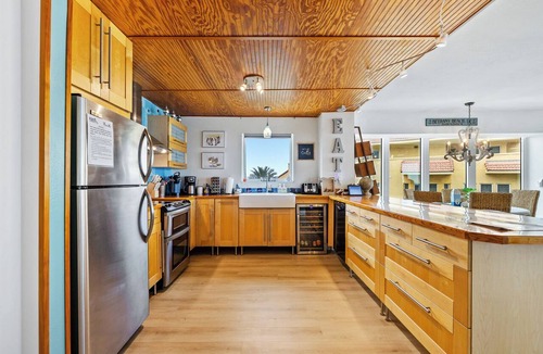 New Smyrna Beach Condo | 🏖️Oceanfront Golden Arms | Pool | Walk to shopping & dining | #501🌊