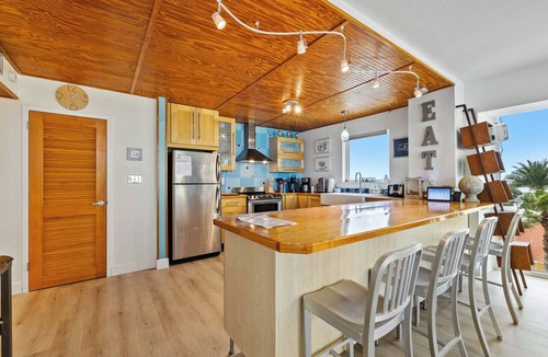 New Smyrna Beach Condo | 🏖️Oceanfront Golden Arms | Pool | Walk to shopping & dining | #501🌊
