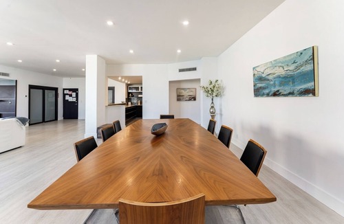 Hollywood South Central Beach Condo | Oceanfront Penthouse with Pool and Beach Access