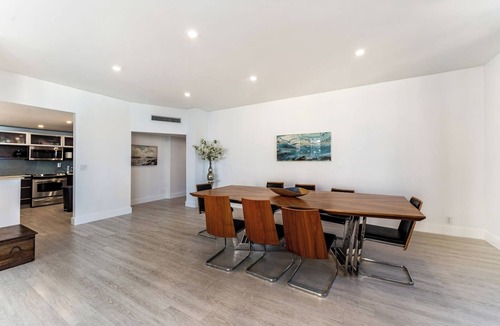 Hollywood South Central Beach Condo | Oceanfront Penthouse with Pool and Beach Access