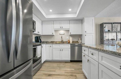 Crescent Beach Condo | Oceanfront, Pool, Beach Gear, Tennis, Smart TVs