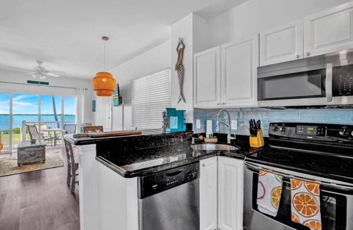 Marathon House | Oceanfront Tiny Villa in the Heart of the FL Keys