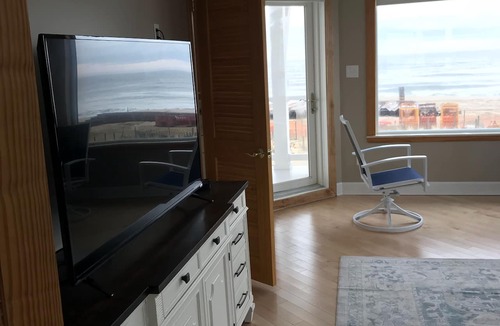 Bay Head House | Oceanfront 8 bedroom - great views! Tons of space!