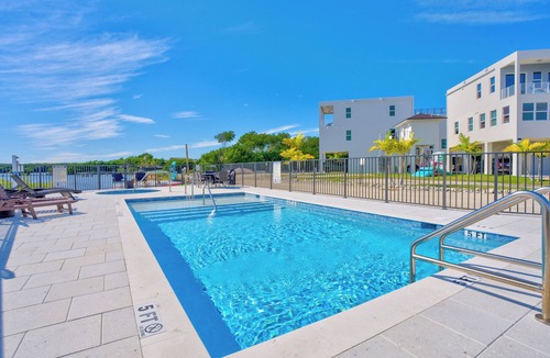 Monroe County House | Oceanside Retreat w/Rooftop, Pool & Kayaks