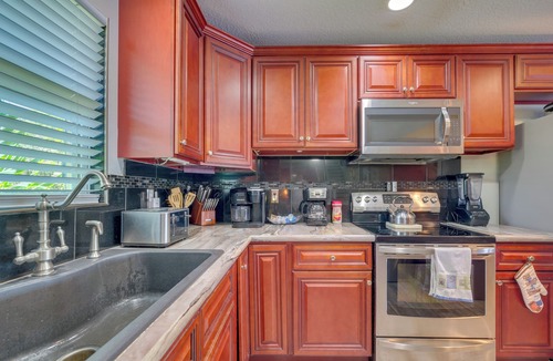 Ocklawaha House | Ocklawaha Lake House w/Private Hot Tub & Views!