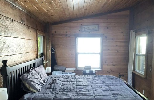 Waynesville House | Off-Grid Cabin Retreat Near Satilla River, Georgia