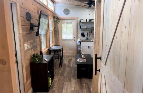 Punta Gorda House | Off-Grid, Lakeside Tiny Home in Punta Gorda, Florida, Perfect for a Weekend Getaway