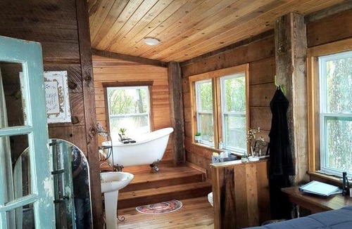 Waynesville House | Off-Grid Nature Retreat Near Satilla River, Georgia