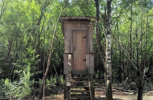 Waynesville Cabin | Off-Grid Riverfront Cabin Near Satilla River, Georgia