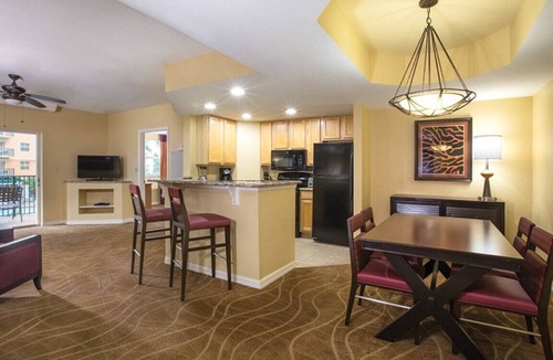 Survey Creek Resort | Official Wyndham Palm-Aire 2BR Suite - Sleeps 8 - Pools, Balcony & Resort Access