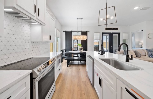 Kiska Beach House | OhWhen Is Vacay - West End PCB