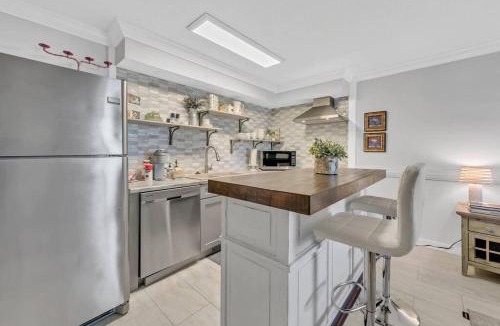 Fort Walton Beach House | Okaloosa Island 1BR Condo by White Sand Beach