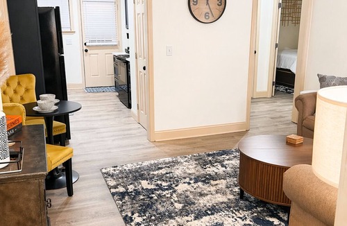 Perdue Hill Apartment | Ola's Retreat offering luxury accommodations in Monroeville, Alabama.
