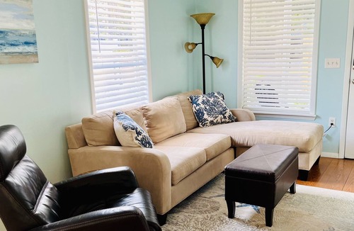 Sarasota Cottage | Old Florida cottage minutes from Siesta Key Beach