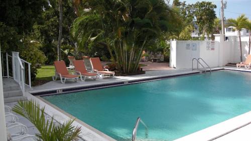 Marco Island Hotel | Olde Marco Island Inn and Suites