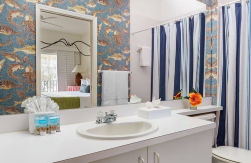 Marco Island Hotel | Olde Marco Island Inn, Classic 2BR w/Lanai + Peaceful Views