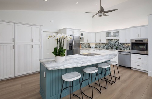 Old Naples House | Olde Naples Beach House. Newly renovated, walk to beach and Four Seasons Resort