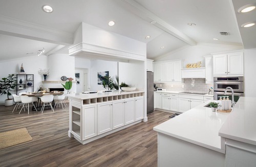 Old Naples House | Olde Naples Lux Beach House. Walk to Beach/Four Seasons Resort. Double lot/prvt