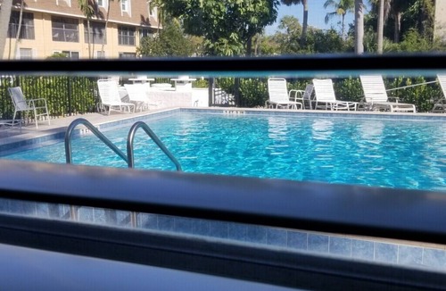 Old Naples Condo | ONE BLOCK to the beach, Restaurants & Shopping!