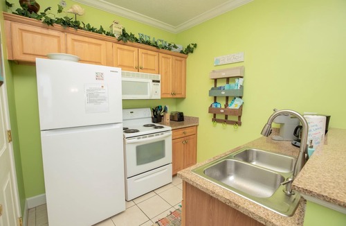 Long Beach Condo | OPEN 7/25-7/29 2 FREE Beach chairs Condo on the Beach