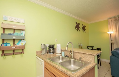 Long Beach Condo | OPEN 7/25-7/29 2 FREE Beach chairs Condo on the Beach
