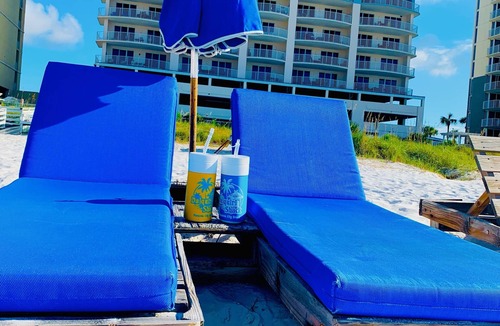 Long Beach Condo | OPEN 7/25-7/29 2 FREE Beach chairs Condo on the Beach