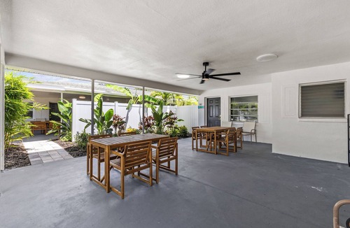 Clearwater Beach Cottage | ORANGE BLOSSOM COTTAGE two minute Walk to Beach