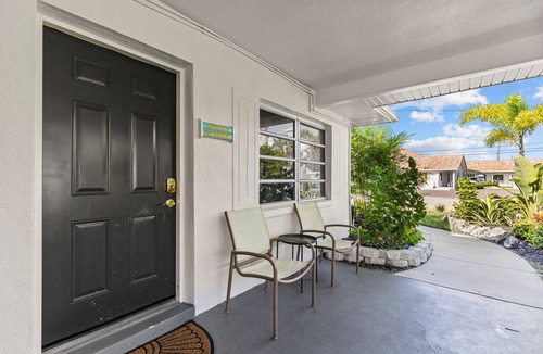 Clearwater Beach Cottage | ORANGE BLOSSOM COTTAGE two minute Walk to Beach