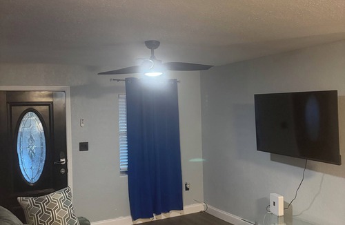 Pine Hills House | Orlando Downtown & Camping World Stadium Cozy 3 BDRM Retreat
