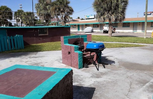 Sky Lake Apartment | Orlando | King Bed Smoking