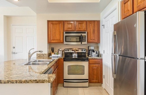Williamsburg Condo | Orlando | Orlando Family Escape | Pool & Golf | 2BR