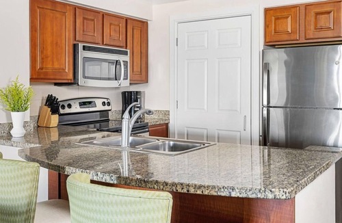 Williamsburg Resort | Orlando Resort Escape with Pools & Spacious 2BR Villa Near Attractions