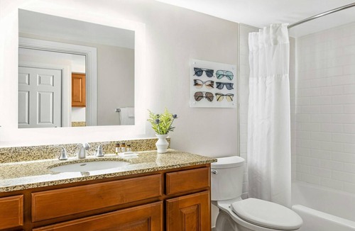 Williamsburg Resort | Orlando Resort Escape with Pools & Spacious 2BR Villa Near Attractions
