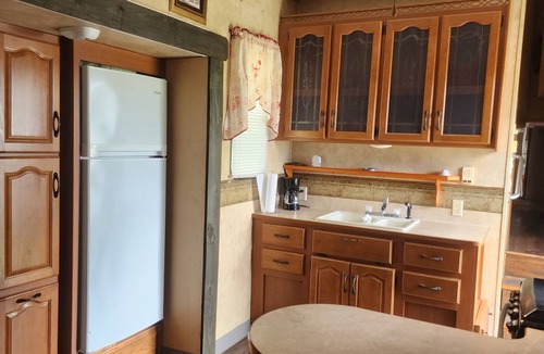 Cottondale RV Rental | OUR GOSHEN RV PARK LOTS OF CAMPEING Memories are made KEY STONE CAMPER WITH POOL